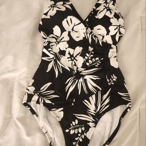 Size 10 Jantzen women's one-piece tropical print swimsuit
